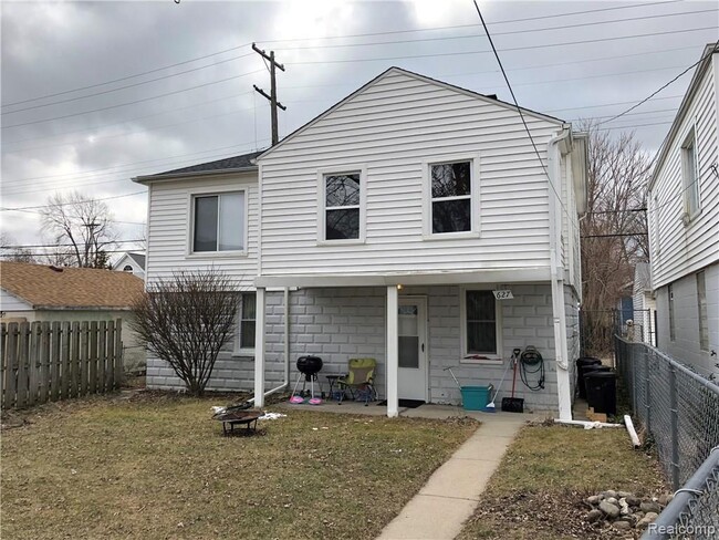 property at 627 Elm St