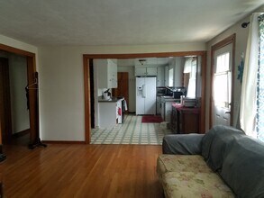 23 N Maple St in Hadley, MA - Building Photo - Building Photo