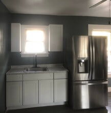 61 Greene St, Unit #1 in Springfield, MA - Foto de edificio - Building Photo