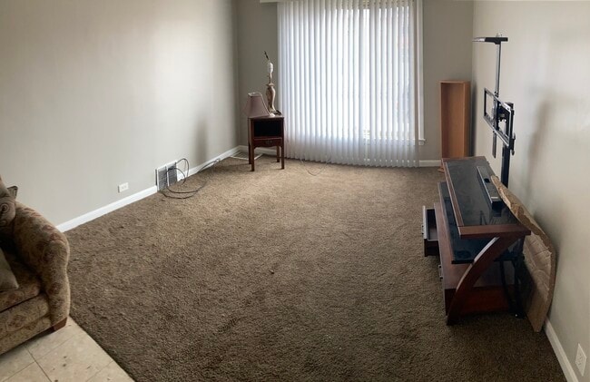 5446 N Elston Ave, Unit 1N in Chicago, IL - Foto de edificio - Building Photo