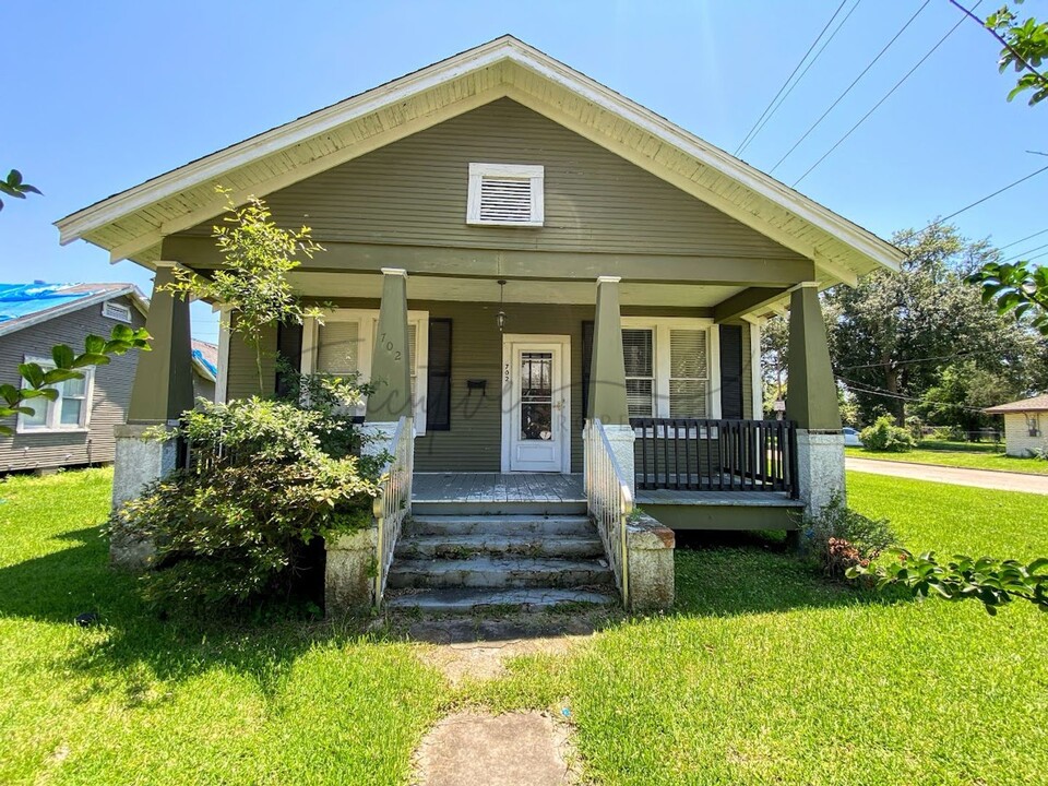 702 11th St in Lake Charles, LA - Building Photo