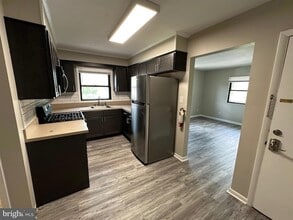 564 Grand Ave, Unit 10721B in Ewing Township, NJ - Building Photo - Building Photo