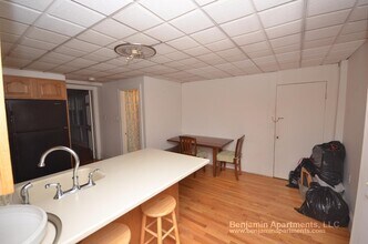 39 Chestnut St, Unit A in Boston, MA - Foto de edificio - Building Photo