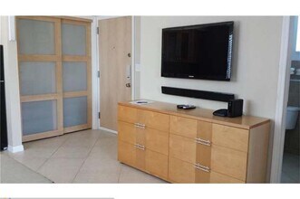 1320 Miami Rd, Unit 1320 MIAMI RD, FORT LAUDE in Fort Lauderdale, FL - Building Photo - Building Photo