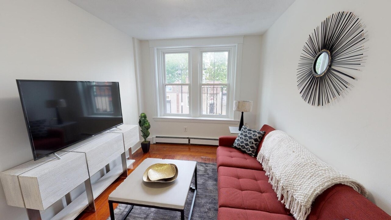 376 Washington St in Boston, MA - Building Photo