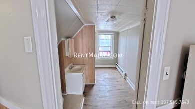 92 Clinton Ave, Unit A3 in Winslow, ME - Building Photo - Building Photo