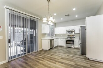 10059 Lemon Valley Ave in Las Vegas, NV - Building Photo - Building Photo