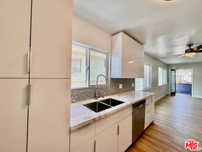 property at 2012 S Bedford St