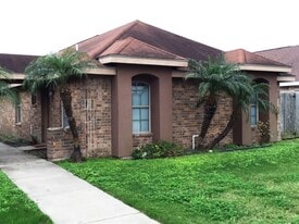 801 W Bronze Dr, Unit C in Pharr, TX - Building Photo