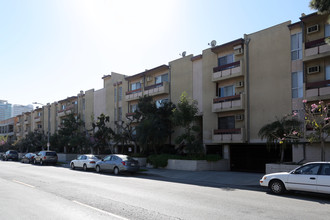 Oxford House Apartments in Los Angeles, CA - Building Photo - Building Photo