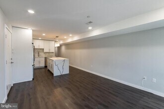 751 N 20th St, Unit UNIT 2 in Philadelphia, PA - Building Photo - Building Photo