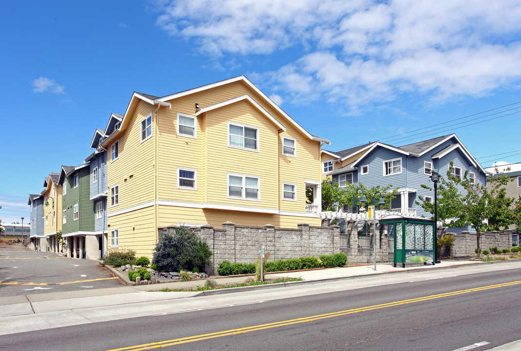 Denice Hunt Townhomes in Seattle, WA - Building Photo