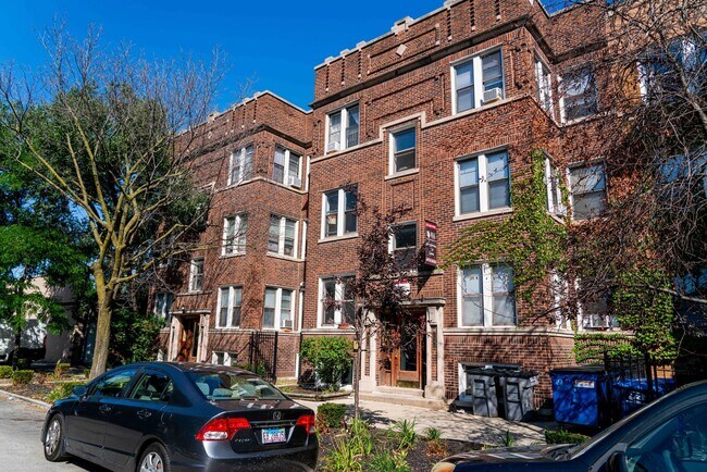 1468 W Argyle St in Chicago, IL - Foto de edificio - Building Photo