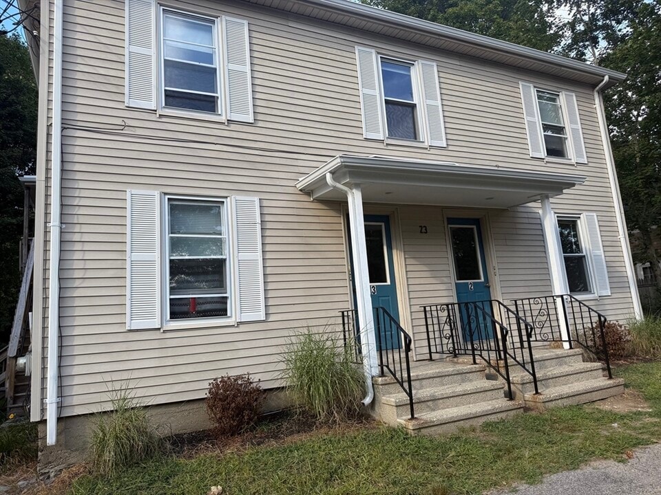 23 Sunnyside Ave in Hanover, MA - Building Photo