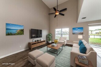 329 Beacon Harbour Loop in Bradenton, FL - Building Photo - Building Photo