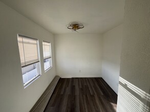 3015 S Palm Grove Ave, Unit 3015 in Los Angeles, CA - Building Photo - Building Photo