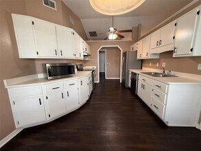 10805 SE 44th Terrace in Belleview, FL - Building Photo - Building Photo