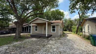 520 W Mayfield Blvd in San Antonio, TX - Building Photo - Building Photo