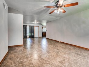 1800 Melrose Dr in Norman, OK - Building Photo - Building Photo