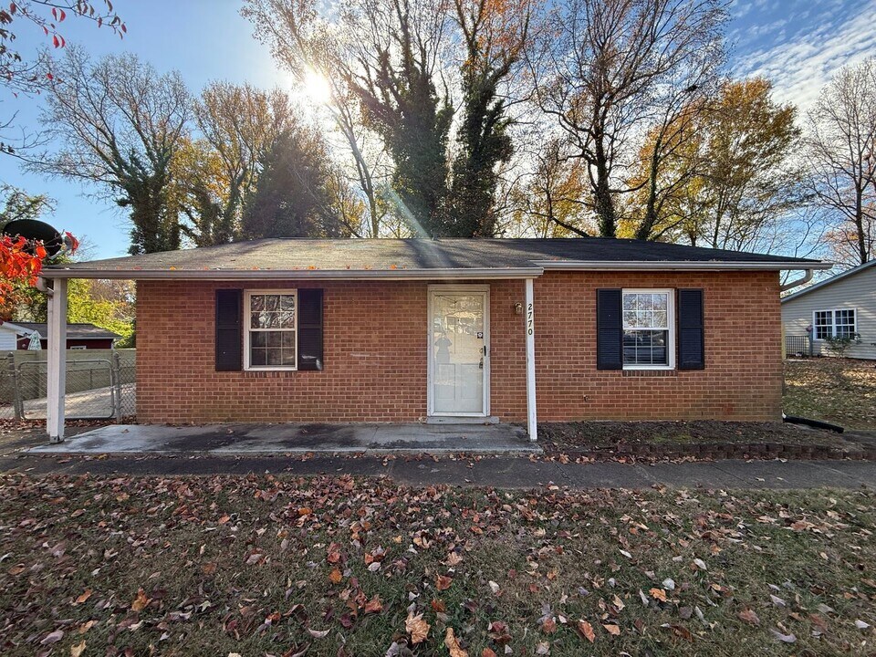 2770 Laguna Ave in Winston-Salem, NC - Building Photo