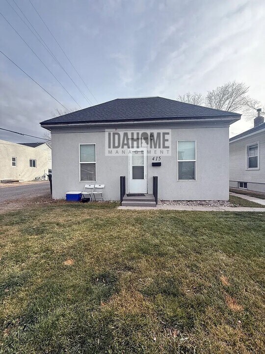 411-417 E Halliday St in Pocatello, ID - Building Photo