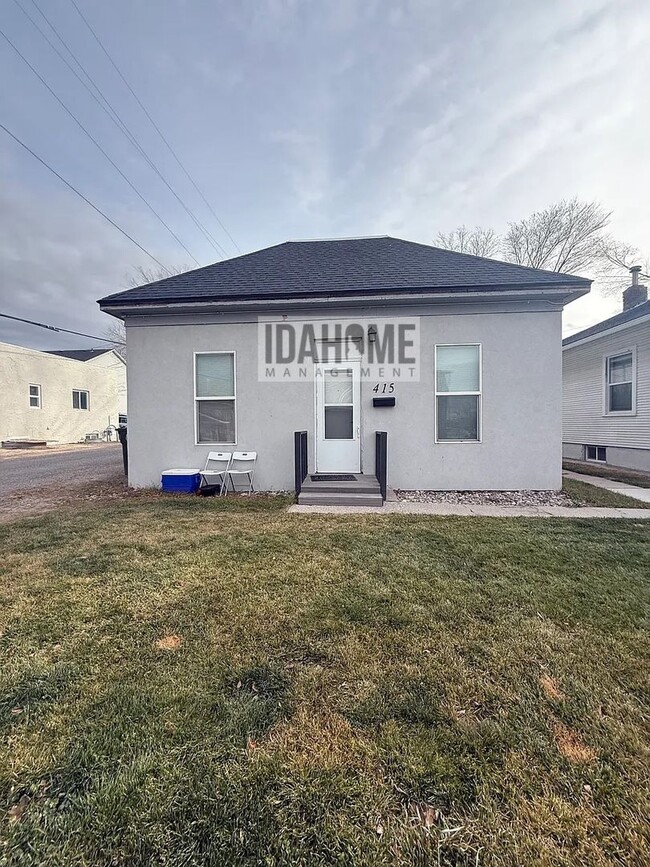 property at 411-417 E Halliday St