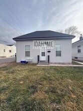 411-417 E Halliday St in Pocatello, ID - Foto de edificio - Building Photo