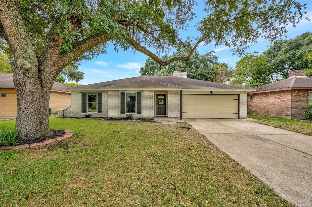 16634 Bougainvilla Ln in Friendswood, TX - Foto de edificio