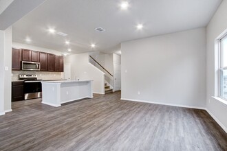 15231 Comanche Pkwy in San Antonio, TX - Building Photo - Building Photo
