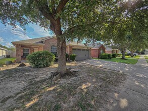 17915 Landing Pines Trail in Houston, TX - Building Photo - Building Photo