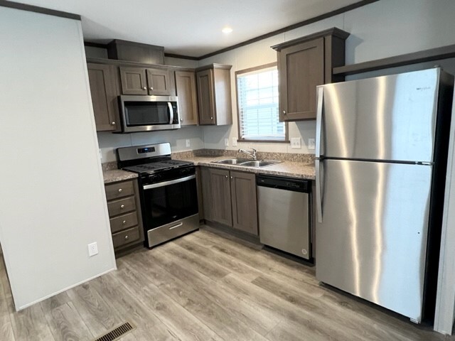 88 Mulberry in Belleville, MI - Building Photo