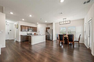 901 Euston St in Denton, TX - Building Photo - Building Photo