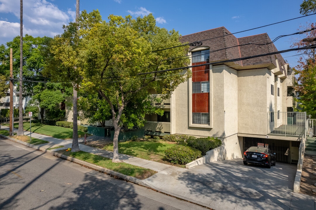 70 N Catalina Ave in Pasadena, CA - Building Photo