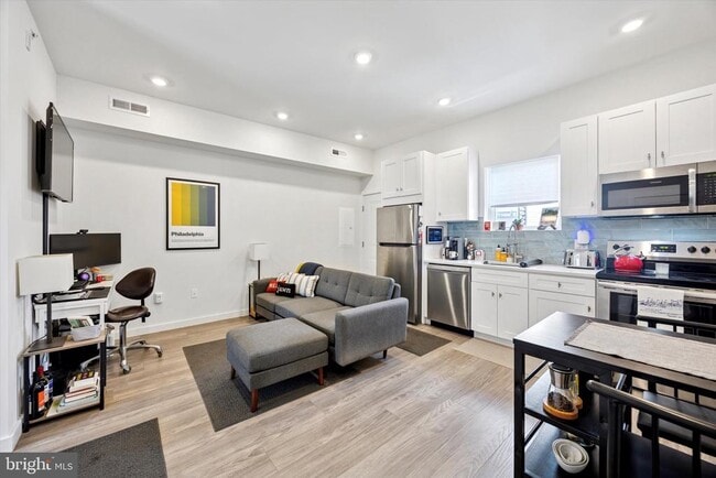 1617 Ridge Ave in Philadelphia, PA - Building Photo - Building Photo