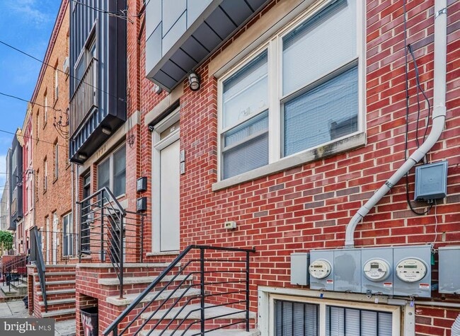 property at 1724 Monument St