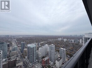 8 Eglinton Ave E in Toronto, ON - Building Photo - Building Photo