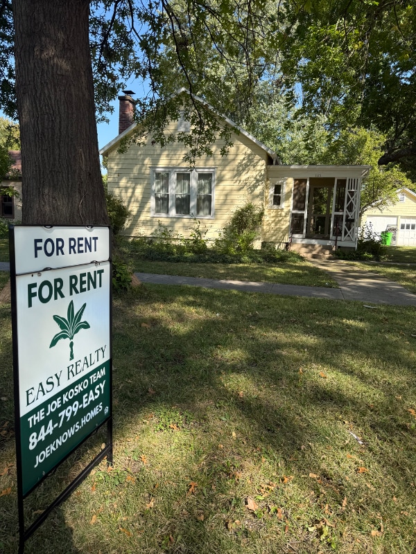 property at 1115 S Cedar St