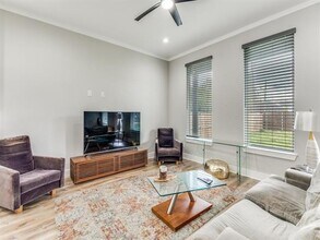 1322 Strickland St in Dallas, TX - Building Photo - Building Photo