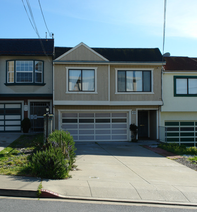 193-195 2nd Ave in Daly City, CA - Building Photo