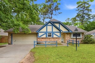 2115 Oaks Dr in Pasadena, TX - Building Photo