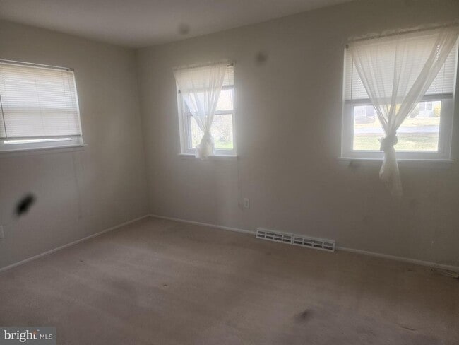 40235 Beach Dr in Mechanicsville, MD - Building Photo - Building Photo