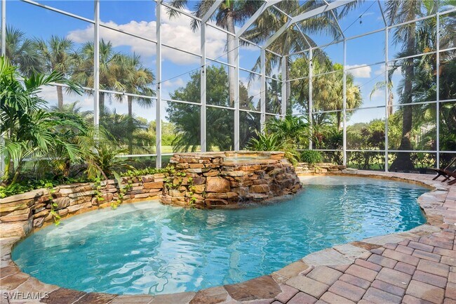 2384 Heritage Greens Dr in Naples, FL - Foto de edificio - Building Photo