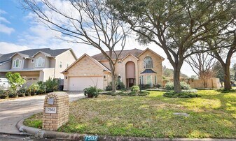 7502 Holly Ct Estates Dr in Houston, TX - Building Photo