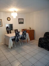 300 NE 14th Ave in Hallandale Beach, FL - Foto de edificio - Building Photo