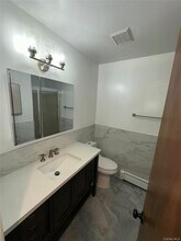 83 Manorhaven Blvd in Port Washington, NY - Building Photo - Building Photo