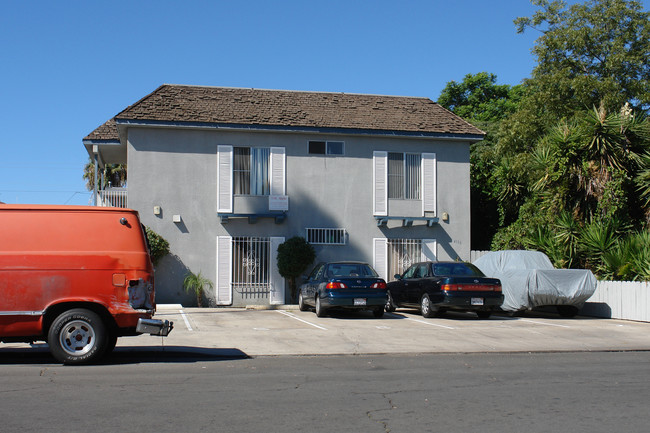 4110 45th St in San Diego, CA - Foto de edificio - Building Photo