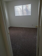 3938 Irongate Ct in Las Vegas, NV - Building Photo - Building Photo