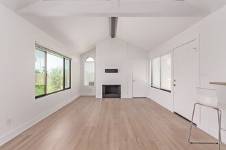 10055 E Mountainview Lake Dr in Scottsdale, AZ - Building Photo - Building Photo