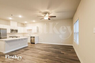 345 N Centro Cir in Shenandoah, TX - Building Photo - Building Photo