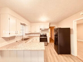 1428 Gibralter Dr in Jackson, MS - Building Photo - Building Photo